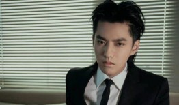 情侣爆料不生气李鑫视频,揭秘甜蜜背后的温馨瞬间