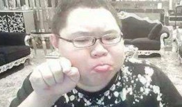 pdd爆料小笼堡去rng视频,小笼堡与rng战队精彩互动瞬间