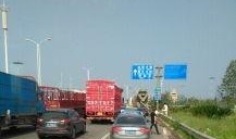 南昌爆料车祸最新消息今天,多车连环相撞，现场情况紧急！